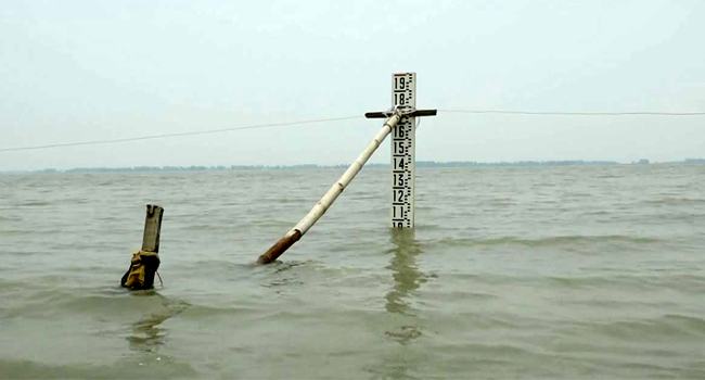 যমুনার পানি বিপদসীমা ছুঁই ছুঁই : বন্যা-আতঙ্ক সিরাজগঞ্জেও