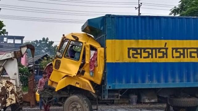 গাজীপুরে সড়ক দুর্ঘটনায় চালকসহ নিহত ২