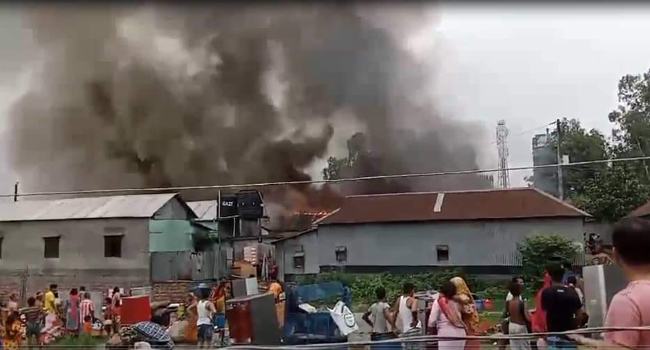 কালিয়াকৈরে আগুনে মালামালসহ পুড়েছে ৩৭ ঘর
