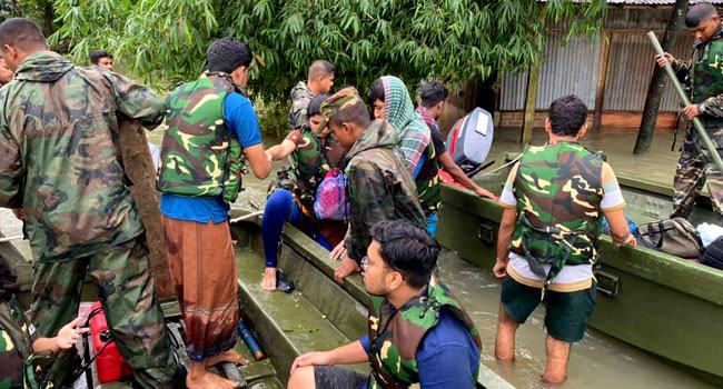 টাঙ্গুয়ার হাওড়ে আটকেপড়া ঢাবি শিক্ষার্থীরা সেনাবাহিনীর সহায়তায় উদ্ধার