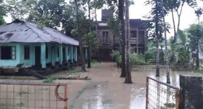 মৌলভীবাজারের পাহাড়ি ঢলে ৪০ গ্রামের ১৫ হাজার মানুষ পানিবন্দী