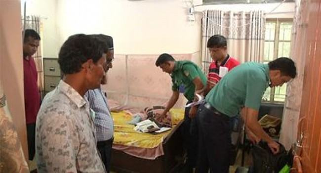 অফিসের বাথরুমে রংপুর বিভাগীয় প্রাণিসম্পদ-পরিচালকের ঝুলন্ত লাশ উদ্ধার