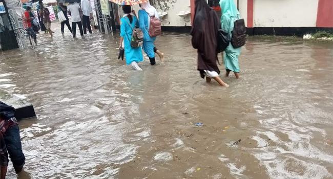 কুষ্টিয়ায় ২ ঘণ্টার ভারী বর্ষণে প্লাবিত পৌর এলাকা