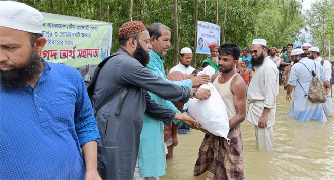 সিলেটে ১০ হাজার বন্যার্তের মাঝে হাফেজ্জী চ্যারিটেবল সোসাইটি অব বাংলাদেশে’র খাদ্য বিতরণ