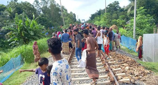 বেড়ায় ট্রেনে কাটা পড়ে নবম শ্রেণির ছাত্রের মৃত্যু