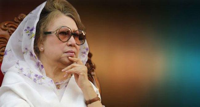 খালেদা জিয়ার পাশে দুই নাতনি
