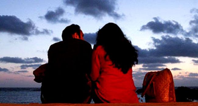 পরকীয়া করে ধরা খেলেন ইউপি সদস্য