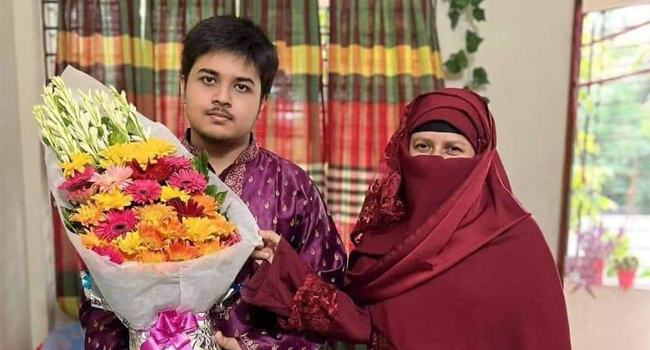 স্মার্টফোন নেই নুয়েলের, ফজর পড়ে শুরু করেন কোরআন তেলাওয়াত