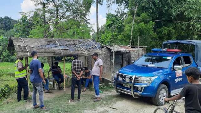 হাতুড়ি দিয়ে পিটিয়ে মামাকে হত্যা