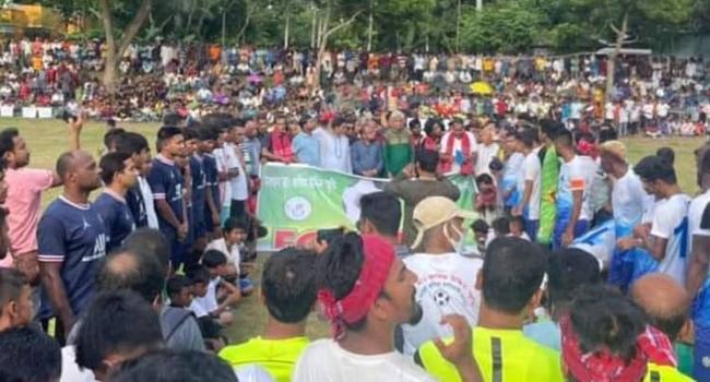 মানিকগঞ্জে জসীম উদ্দিন স্মৃতি নক আউট ফুটবল টুর্নামেন্টের উদ্বোধন