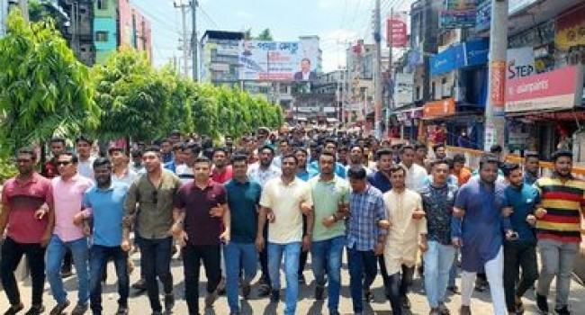 ফেনীতে বিএনপির কর্মসূচি ঠেকাতে ছাত্রলীগের মহড়া
