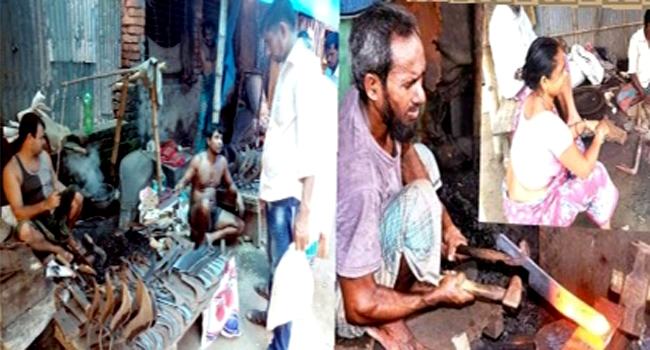 সামনে কোরবানির ঈদ, তাই ব্যস্ত লালমোহনের কামারশিল্পীরা
