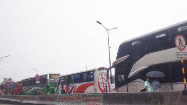 ঢাকা-আশুলিয়ায় দীর্ঘ যানজট : বিকল্প সড়ক ব্যবহারের অনুরোধ