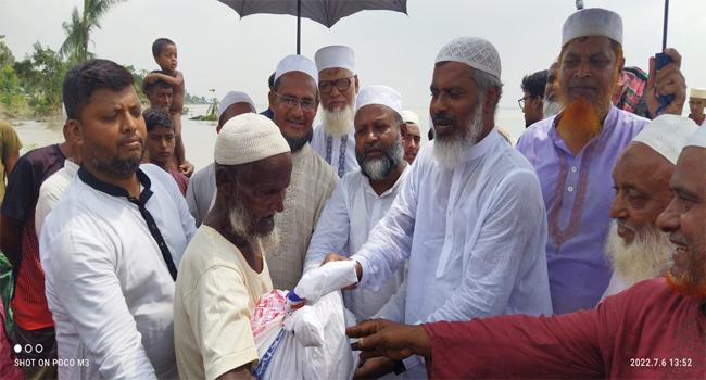 নাগরপুরে বন্যার্তদের মাঝে জামায়াতের খাদ্যসামগ্রী বিতরণ
