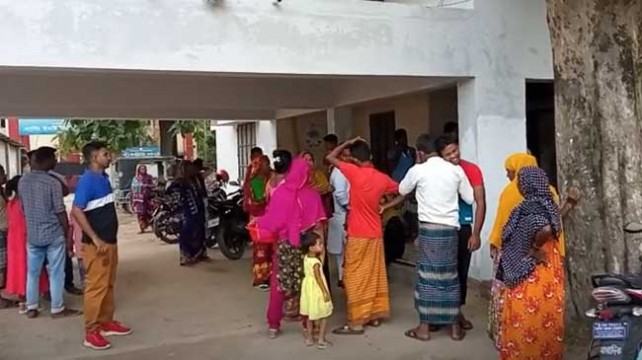 ঈদে বাড়ি ফেরার পথে সড়কে প্রাণ গেল ২ জনের