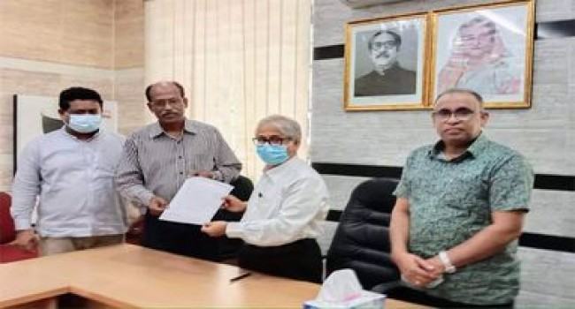 ঢাবি ভিসিকে সাদা দলের স্মারকলিপি, অধ্যাপক মোর্শেদের বাসা ছাড়ার নোটিশ প্রত্যাহার দাবি