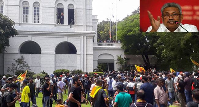 বিক্ষোভকারীদের প্রবেশ, সরকারি বাড়ি ছেড়ে পালালেন শ্রীলঙ্কার প্রেসিডেন্ট