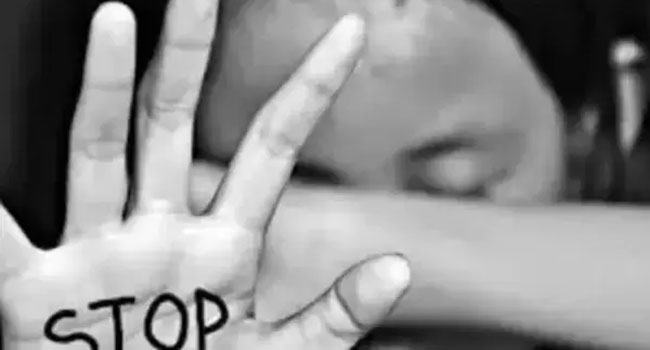 দুই শিশুকে যৌনাঙ্গ প্রদর্শন : গ্রেফতার ভারতের জনপ্রিয় অভিনেতা