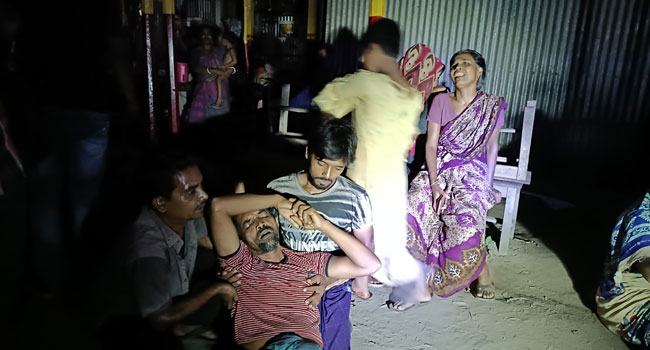 মানিকগঞ্জে বাসের ধাক্কায় কলেজছাত্রসহ নিহত ২