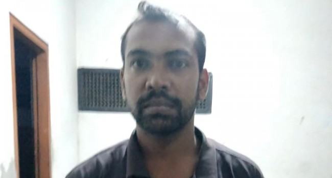 কলেজছাত্রীর আপত্তিকর ছবি ছড়িয়ে দেয়ার অভিযোগে যুবক গ্রেফতার