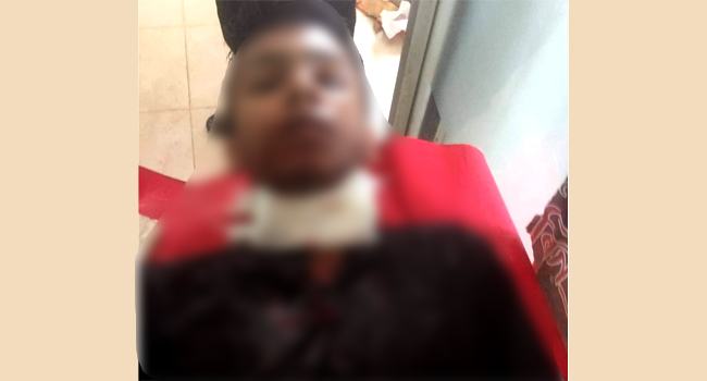 প্রেমের প্রস্তাব প্রত্যাখান করায় নিজের গলায় ছুরি চালাল কিশোর