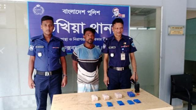 ১০ হাজার পিস ইয়াবাসহ রোহিঙ্গা আটক