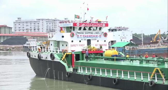 প্রথমবার ভারত থেকে আমদানি হলো ২৫ লাখ লিটার অপরিশোধিত তেল