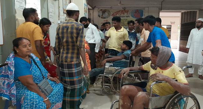 ছাত্রলীগ নেতাসহ ৫ জনকে কুপিয়ে জখম করল প্রতিপক্ষ আ’লীগ নেতা