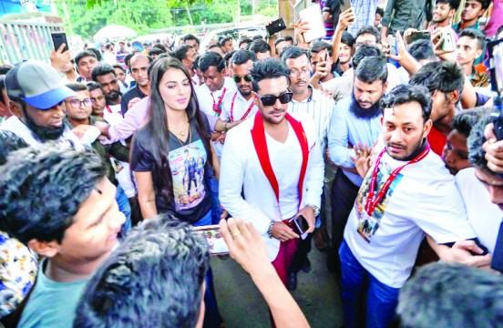 বলিউডেও প্রশংসিত অনন্তের ছবি