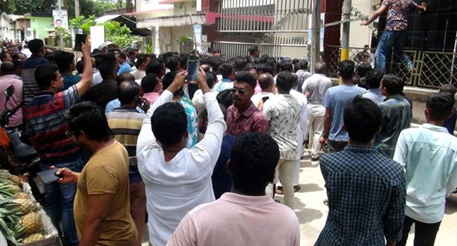 ঝালকাঠিতে বিএনপির বিক্ষোভ সমাবেশে হামলা, আহত ১০