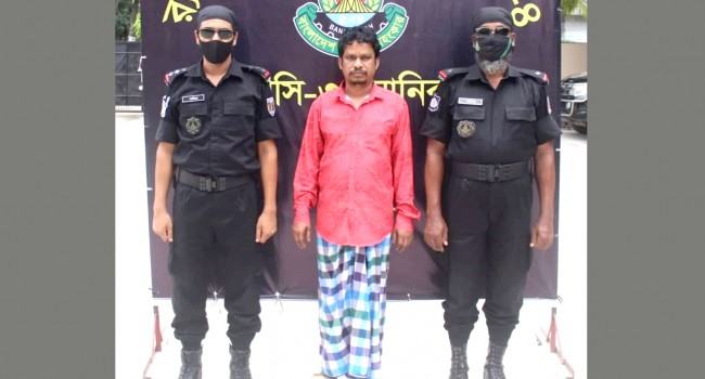 মৃত্যুদণ্ডপ্রাপ্ত পরকীয়া প্রেমিক ৭ বছর আত্মগোপনে, অবশেষে গ্রেফতার