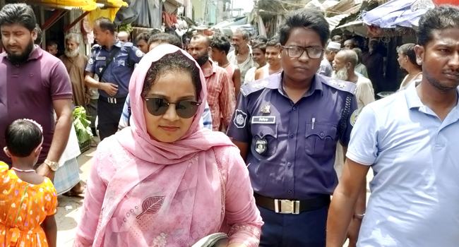 ভাণ্ডারিয়ায় ফুটপাত দখলমুক্ত করতে উচ্ছেদ অভিযান