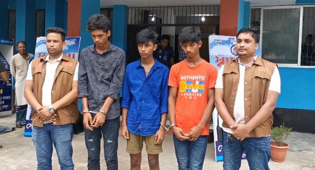 নোয়াখালীতে অস্ত্র বেচাকেনার সময় কিশোর গ্যাংয়ের ৩ সদস্য আটক