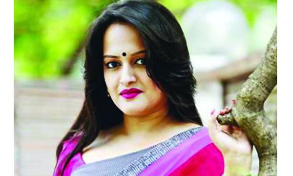 নাটকের ঈশিতা ফিরছেন গানে