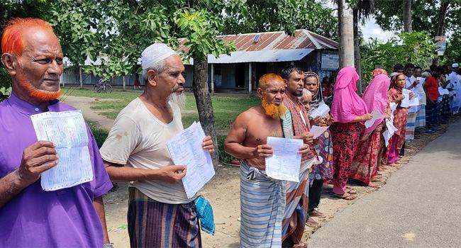 পল্লী বিদ্যুতের ভুতুরে বিল : ডামুড্যায় বিল হাতে নিয়ে বিক্ষোভ
