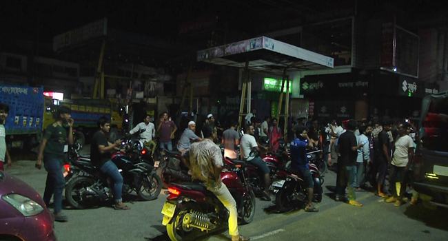 ২ ঘণ্টা পাম্প বন্ধ : মালিকদের লাভ ২০০ কোটি