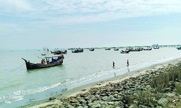 নাফ নদী ও বঙ্গোপসাগর দিয়ে অবাধে ঢুকছে মাদক