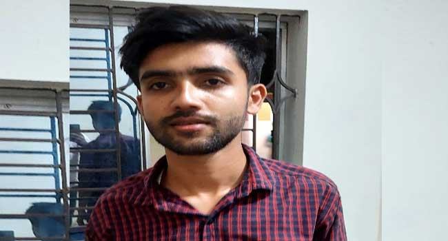 ফেসবুকে পিস্তলের ছবি আপলোড করায় তরুণ আটক