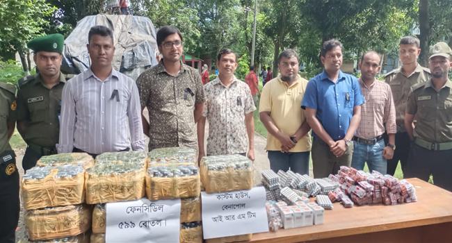 বেনাপোলে আমদানিকৃত পণ্যের সাথে ফেনসিডিল ও নিষিদ্ধ ওষুধ জব্দ