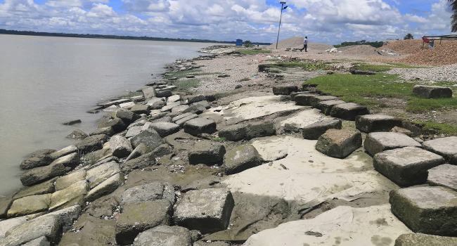 ব্লক সরে ভয়াবহ ভাঙ্গনের মুখে আমতলী পৌর শহর