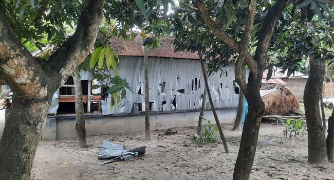শৈলকুপায় আ’লীগের ২ গ্রুপের কোন্দল : ৪০ বাড়ি ভাংচুর, আহত ২৫