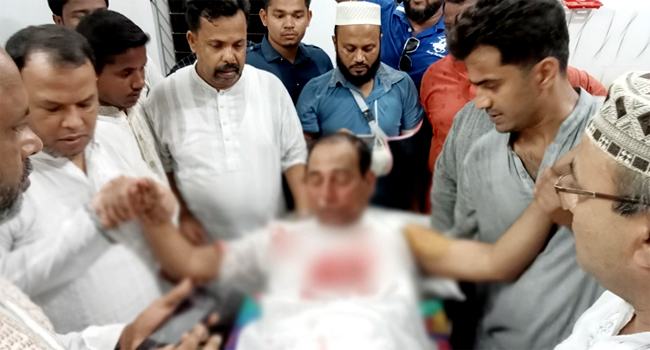 ঝালকাঠিতে বিএনপি নেতার ওপর হামলা, প্রাইভেটকার ভাঙচুর