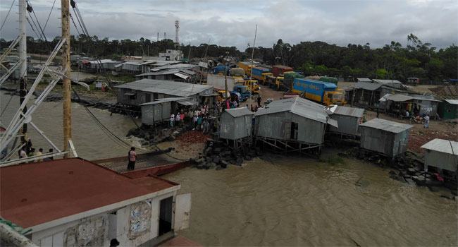 জোয়ারে তলিয়ে গেছে ভোলার ইলিশা ফেরিঘাট