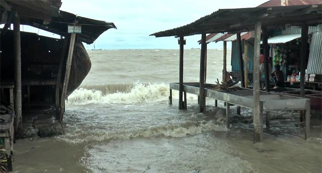 ভোলার নিম্নাঞ্চল প্লাবিত, পানিবন্দি লাখো মানুষ
