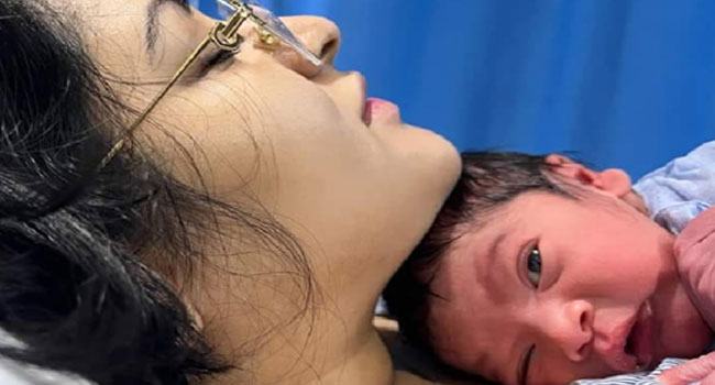 ছেলের ছবি প্রকাশ্যে আনলেন পরীমণি