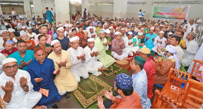 বগুড়ায় আরাফাত রহমান কোকোর রুহের মাগফেরাত কামনায় দোয়া মাহফিল