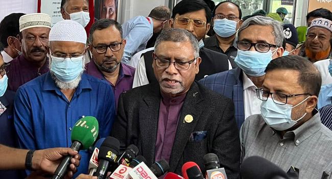 পর্যায়ক্রমে সারাদেশের স্কুলগুলোতে শিশুদের টিকা দেয়া হবে : স্বাস্থ্যমন্ত্রী