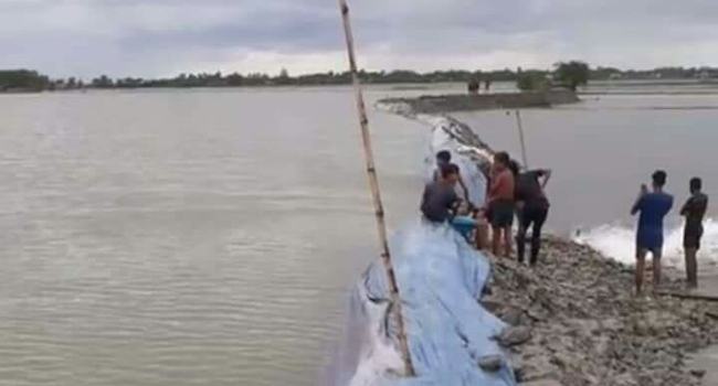 কপোতাক্ষের বাঁধ ভেঙে ৪ গ্রাম প্লাবিত