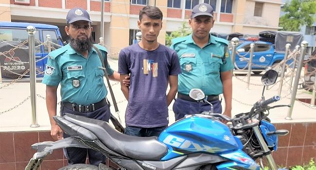 রাজশাহীতে ছিনতাইকারী আটক : মোটরসাইকেল জব্দ
