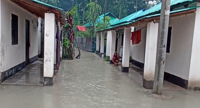 ঝালকাঠির সবকটি নদীর জোয়ারের পানি বিপৎসীমার ওপরে, ৫০ গ্রাম প্লাবিত